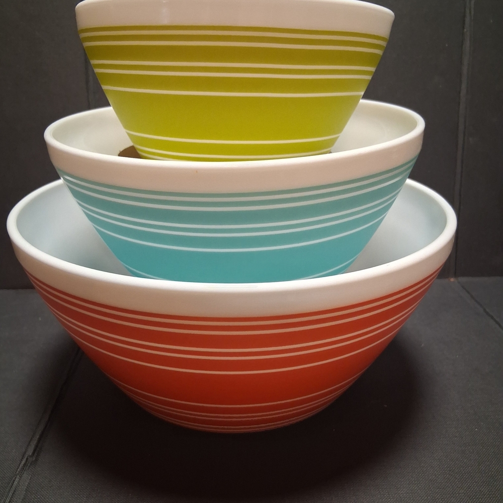 Vintage Charm Inspired by Pyrex Memory Lane 3-Piece Mixing Bowl Set